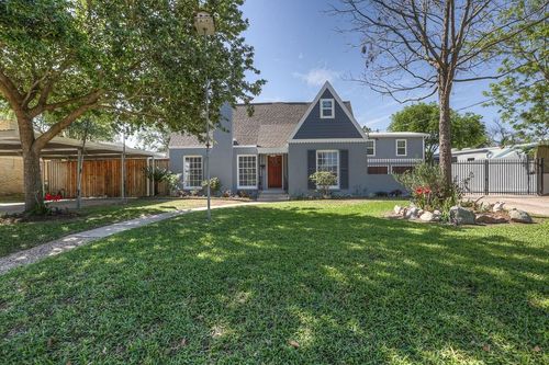 606 Avenue Of Oaks St, Houston, TX, 77009-1951 | Card Image