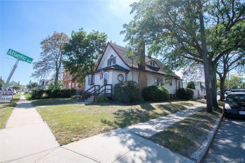 2900 Yale Pl, Baldwin, NY, 11510-4334 | Card Image