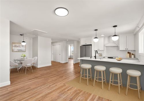 apt-3-36 Evarts St, Newport, RI, 02840-1697 | Card Image