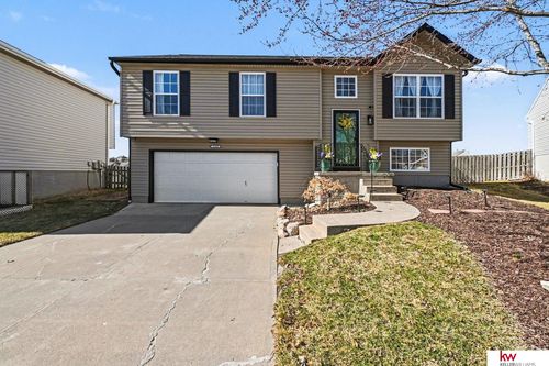 8208 N 154 Circle, Bennington, NE, 68007 | Card Image
