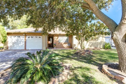 11222 Langdon Ln, Houston, TX, 77072-4916 | Card Image