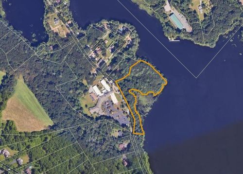 175 Log Rd, Smithfield, RI, 02917-1521 | Card Image
