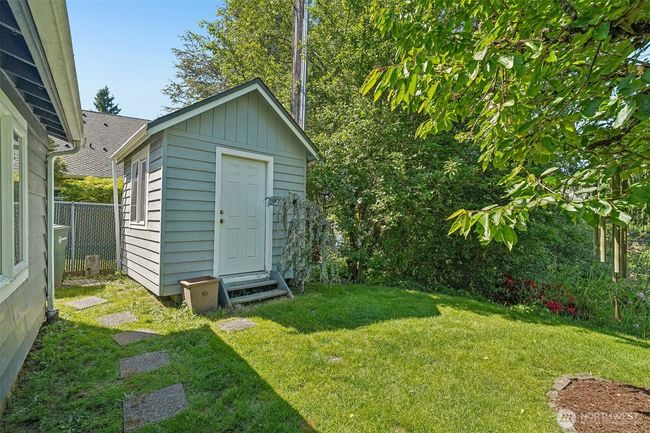 11112 E Riverside Dr, House other with 3 bedrooms, 3 bathrooms and 2 parking in Bothell WA | Image 30