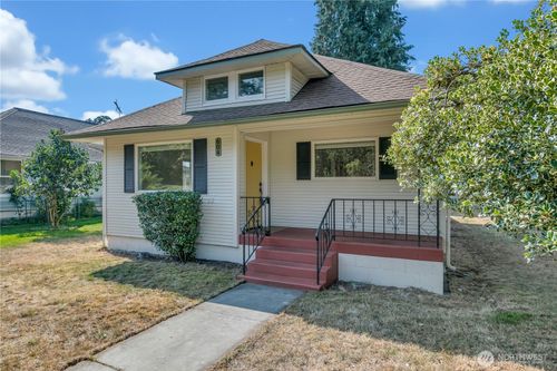 604 Dupont Avenue, Dupont, WA, 98327 | Card Image