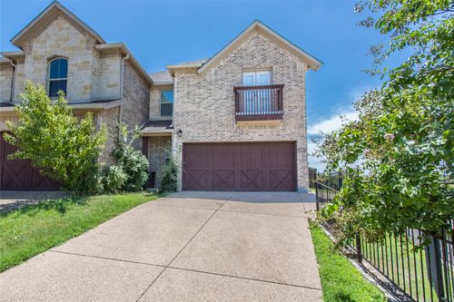 2201 Highland Villa Ln, Arlington, TX, 76012-5102 | Card Image