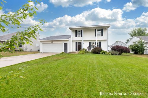 11834 Deerfield Dr, Ravenna, MI, 49451-9306 | Card Image