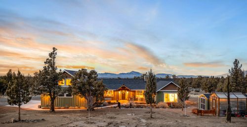 18385 Sw Mount Adams Loop, Powell Butte, OR, 97753-1668 | Card Image