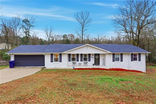 6642 Forestdale Ln, Douglasville, GA, 30135-3232 | Card Image
