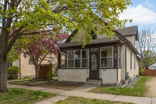 690 James Ave, Saint Paul, MN, 55102-3506 | Card Image