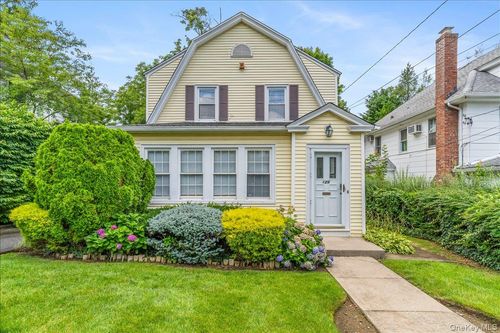126 Hampshire Rd, Great Neck, NY, 11023-1231 | Card Image
