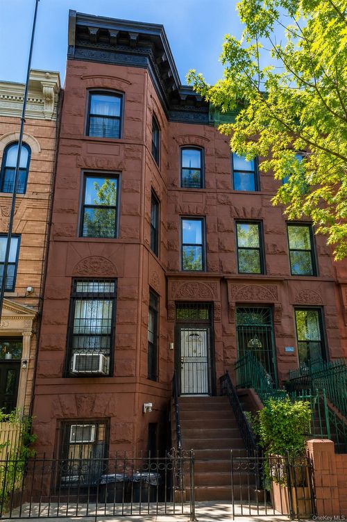 262 Vernon Ave, Brooklyn, NY, 11206-6653 | Card Image