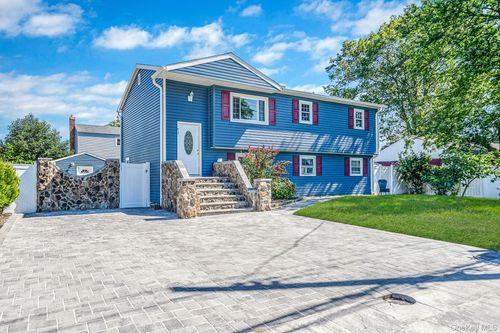 93 Maida Ave, Deer Park, NY, 11729-7009 | Card Image