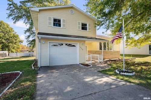 1020 N Vine St, Kewanee, IL, 61443-1451 | Card Image