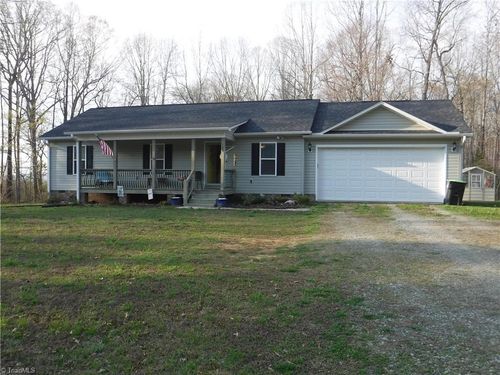 127 Keegan Ln, Denton, NC, 27239-7731 | Card Image
