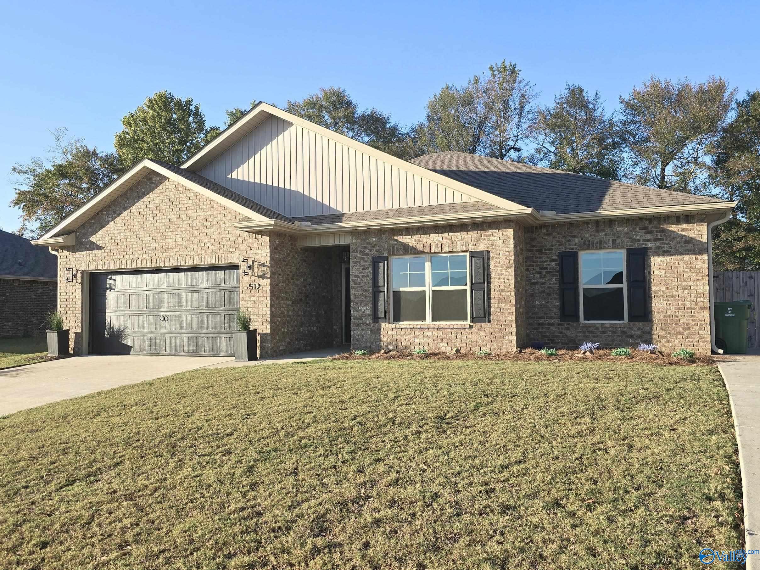 Wolf Trace Ln, Hartselle, AL 35640