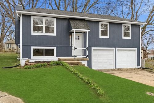 19530 E 5th Terrace Ct N, Independence, MO, 64056-2226 | Card Image