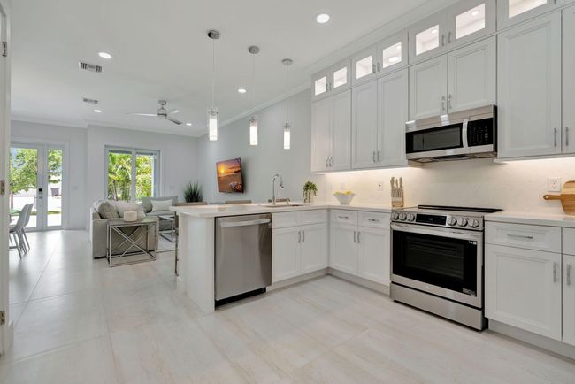 4662 Se Manatee Way, Condo with 3 bedrooms, 3 bathrooms and null parking in Stuart FL | Image 10