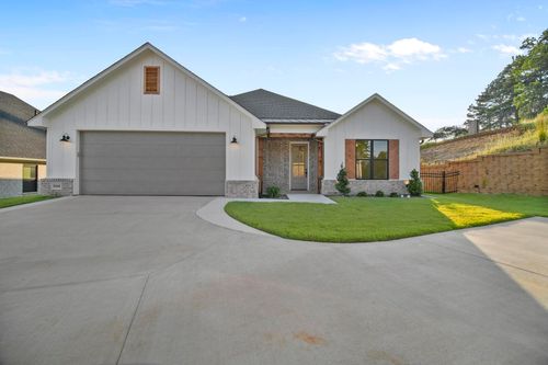 9244 Villas Ct, Tyler, TX, 75703-6104 | Card Image