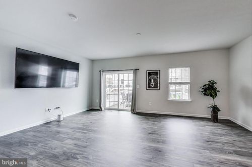 520 View Point Way, FREDERICKSBURG, VA, 22405-1284 | Card Image