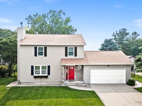 606 N Washington St, Hudson, IL, 61748-9193 | Card Image