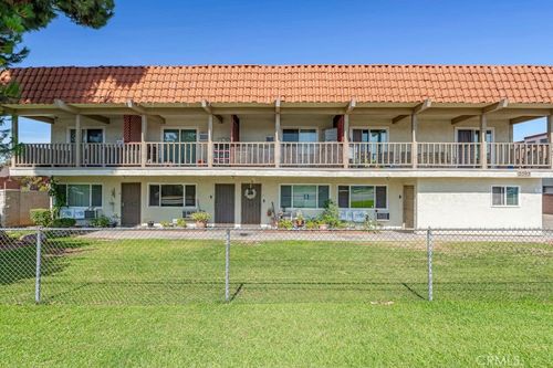 apt-12-5593 Pioneer Blvd, Whittier, CA, 90601-2158 | Card Image
