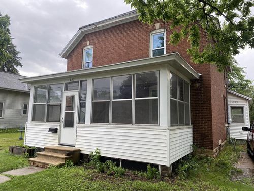 1233 16th Street, La Crosse, WI, 54601 | Card Image