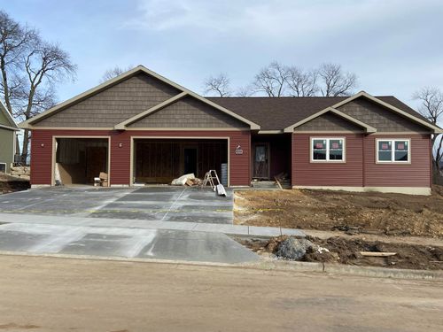 402 Roosevelt St, BARABOO, WI, 53913-2995 | Card Image