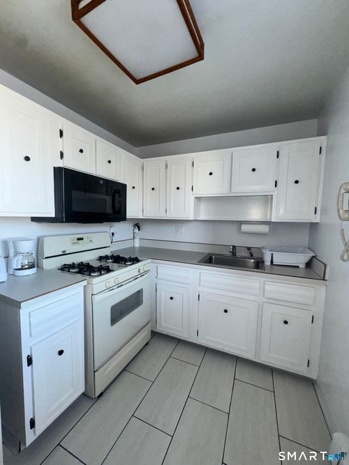 apt-b13-4 Van Zant St, Norwalk, CT, 06855-1706 | Card Image