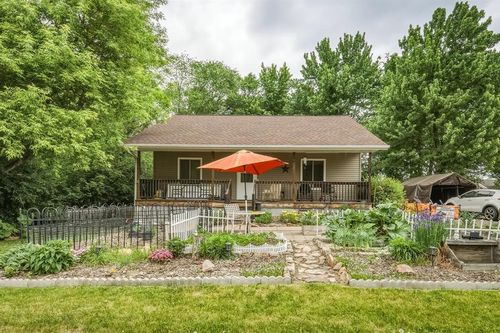 3206 W Folsom St, Eau Claire, WI, 54703-2370 | Card Image