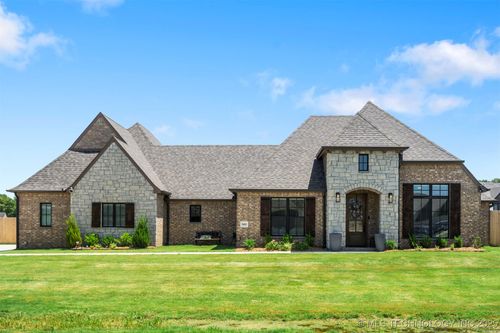 5681 S 255th East Ave, Broken Arrow, OK, 74014-5884 | Card Image