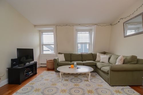 3-546 E 8th St, Boston, MA, 02127-4133 | Card Image