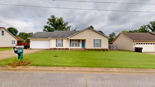 816 Wesley Dr, Dyersburg, TN, 38024-7330 | Card Image