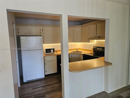 2-441 Pine Glen Ln, Greenacres, FL, 33463-8539 | Card Image