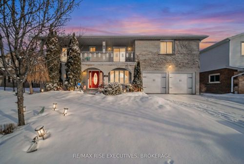 526 Canterbury Cres, Kingston, ON, K7M6X1 | Card Image