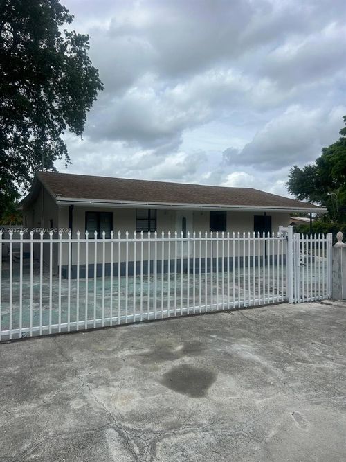 2467 Nw 103rd St, Miami, FL, 33147-1750 | Card Image