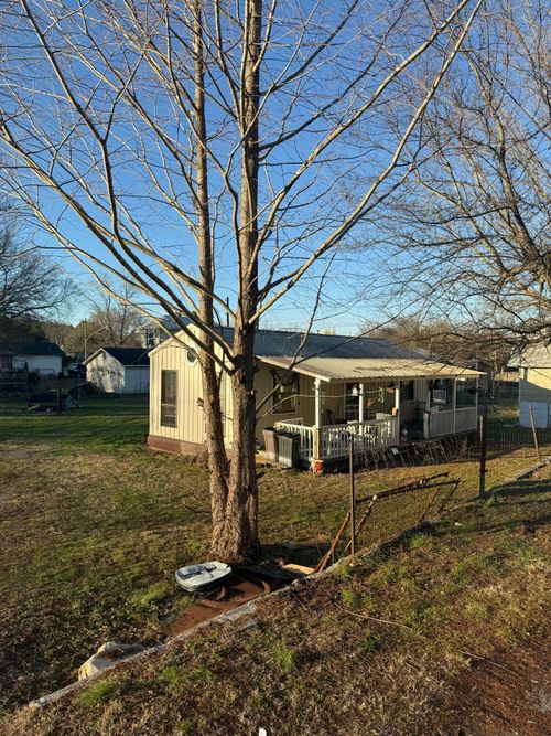 285 Bates St Ne, Charleston, TN, 37310-6352 | Card Image