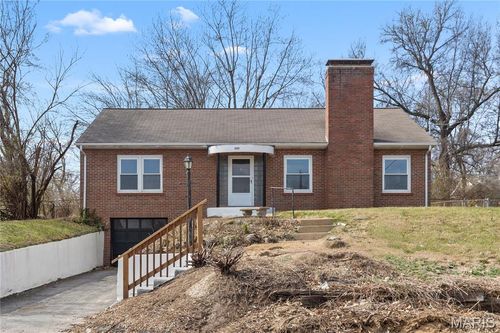 223 N Dellwood Rd, Saint Louis, MO, 63135-2215 | Card Image