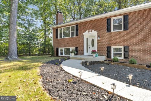 5801 Boothe Dr, BURKE, VA, 22015-3608 | Card Image