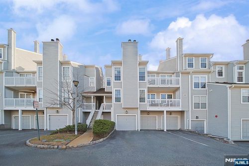 33 Markham Cir, Englewood, NJ, 07631-5040 | Card Image