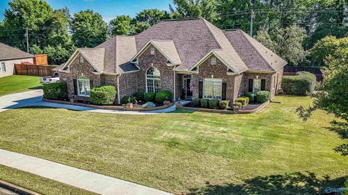 301 Blue Creek Dr, Harvest, AL, 35749-9649 | Card Image