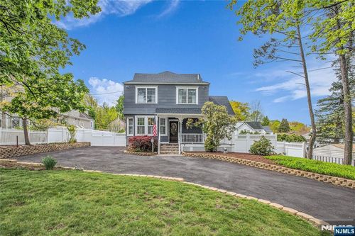 152 Long Hill Rd, Little Falls, NJ, 07424-2328 | Card Image