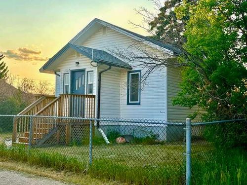 4912 48 Street, Hardisty, AB, T0B1V0 | Card Image
