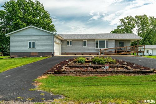 500 N 7th Ave, New Windsor, IL, 61465-5012 | Card Image