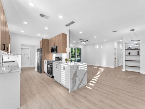 2144 Ne 61st Ct, Fort Lauderdale, FL, 33308-2132 | Card Image