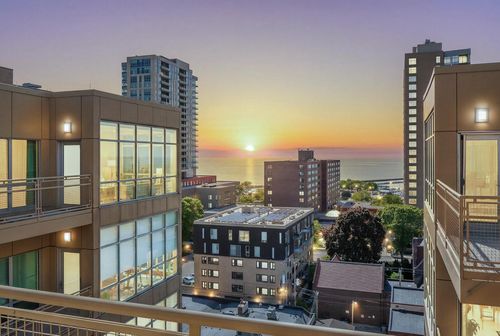 1106-1550 E Royall Place, Milwaukee, WI, 53202 | Card Image