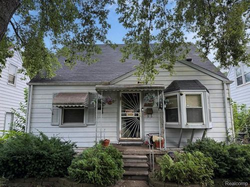 8252 Heyden St, Detroit, MI, 48228-2945 | Card Image