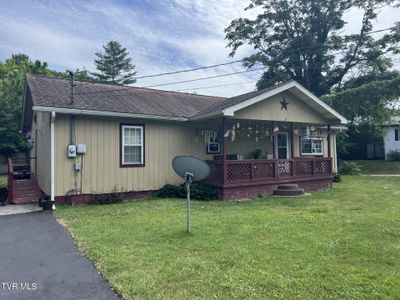 118 Derby Avenue, House other with 3 bedrooms, 1 bathrooms and null parking in Pennington Gap VA | Image 2