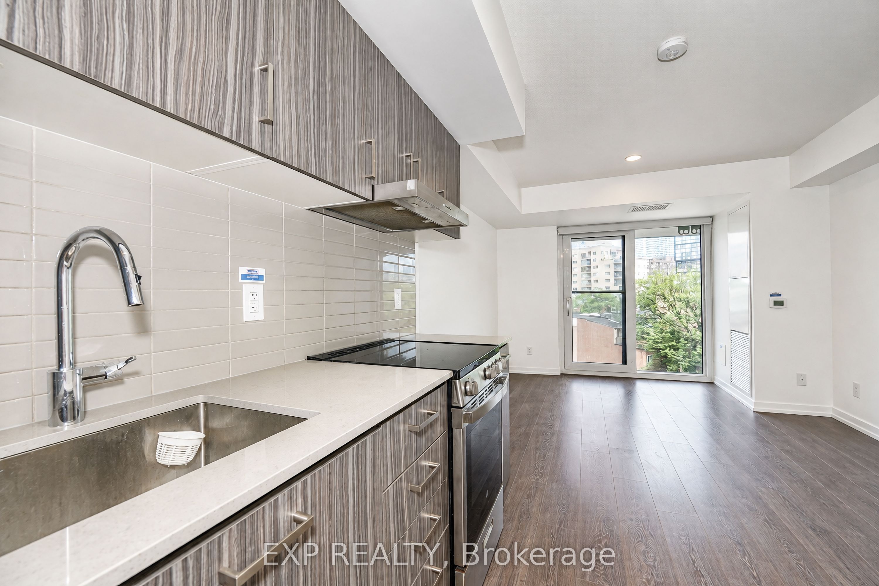 Residential in Toronto C08 5