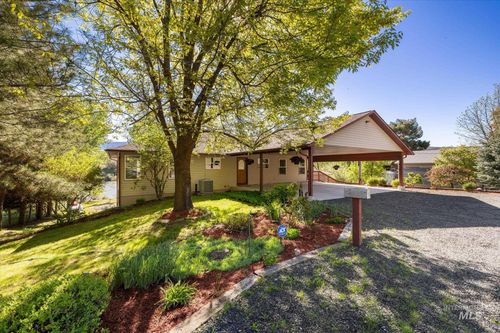 21 Gardena Ln, Horseshoe Bend, ID, 83629-8075 | Card Image
