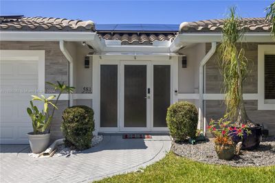 581 Se 12th St, House other with 3 bedrooms, 2 bathrooms and null parking in Pompano Beach FL | Image 2